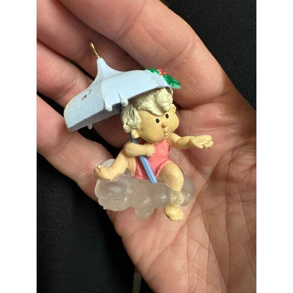 Stardust Angel 1985 Hallmark Ornament & 1987 BABY ANGEL CLEAR CLOUD UMBRELLA - Picture 3 of 12